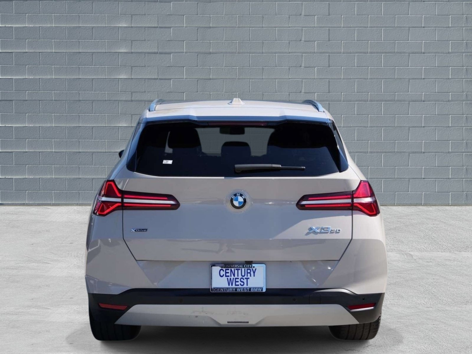 Used 2025 BMW X3 xDrive30i w/ Premium Package AWD/4WD image 4