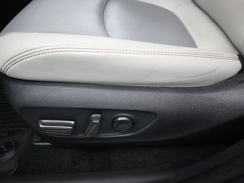Used 2024 Toyota RAV4 Limited FWD image 12
