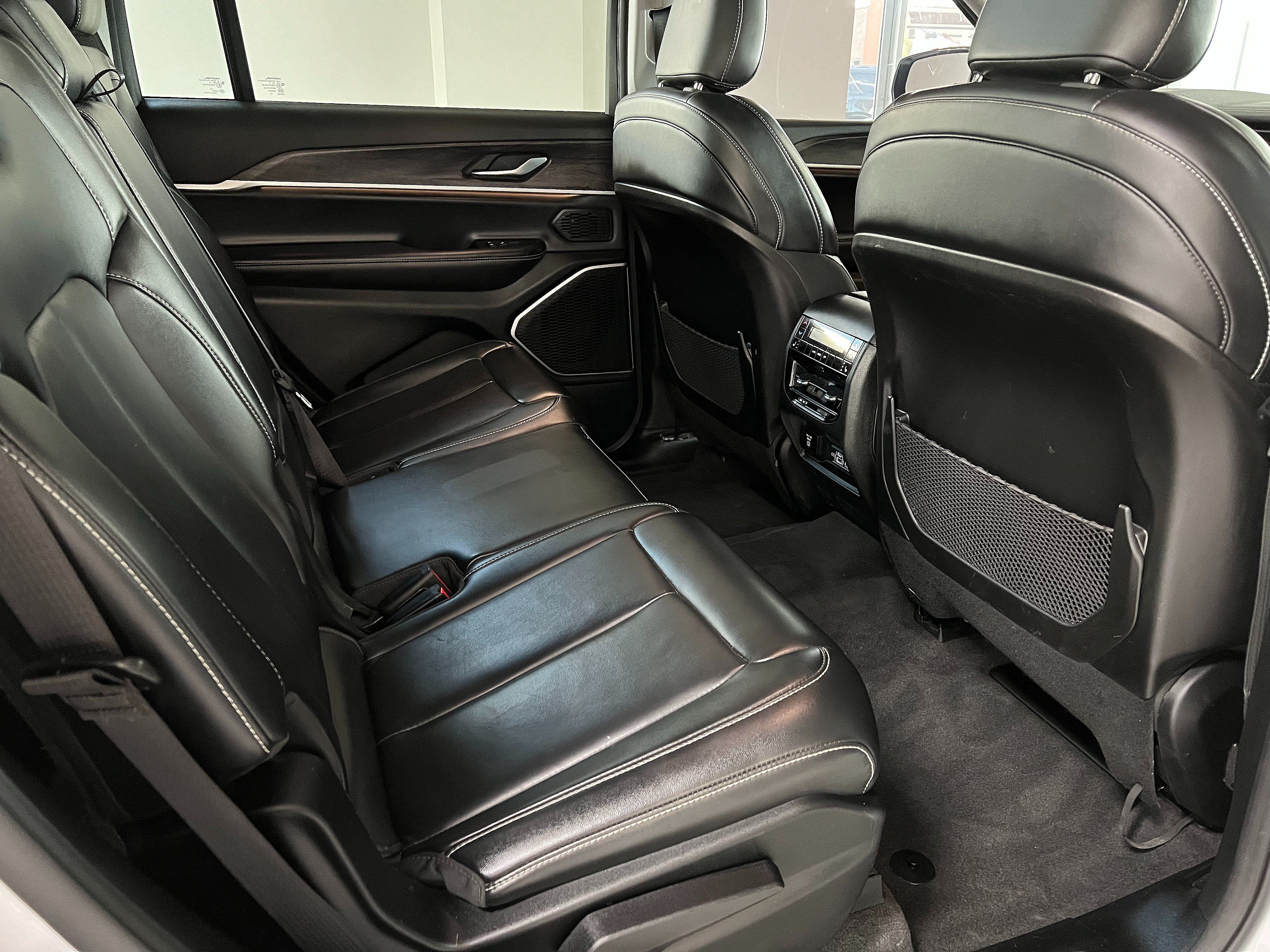 Used 2021 Jeep Grand Cherokee L Limited AWD/4WD image 26