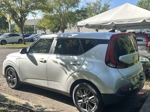 Used 2021 Kia Soul S FWD image 5