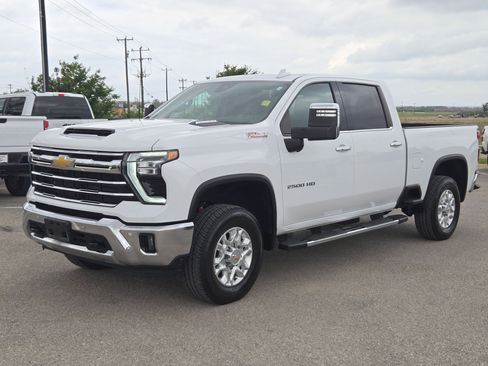 Used 2024 Chevrolet Silverado 2500 LTZ w/ LTZ Plus Package image 7