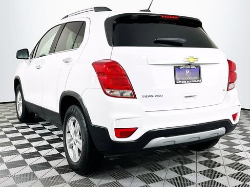 Used 2018 Chevrolet Trax LT w/ LT Convenience Package image 9