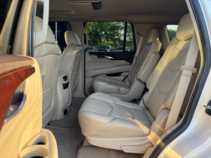 Used 2015 Cadillac Escalade Premium AWD/4WD image 16