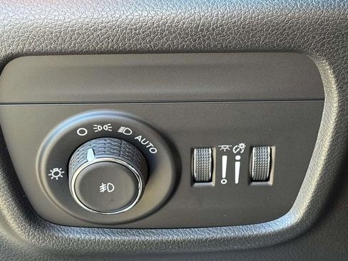 New 2025 Jeep Grand Cherokee L Limited w/ Luxury Tech Group II AWD/4WD image 28