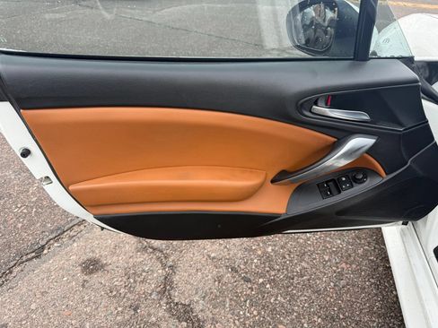 Used 2017 FIAT 124 Spider Lusso RWD image 13