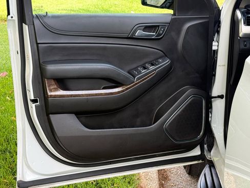 Used 2019 Chevrolet Tahoe 2WD image 30