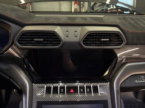 Used 2024 Lamborghini Urus Performante image 28