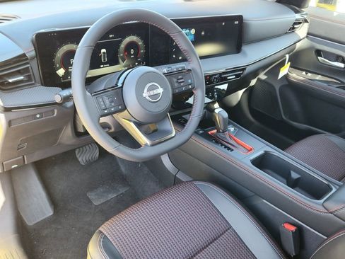 New 2025 Nissan Kicks SR w/ Illumination Package image 9