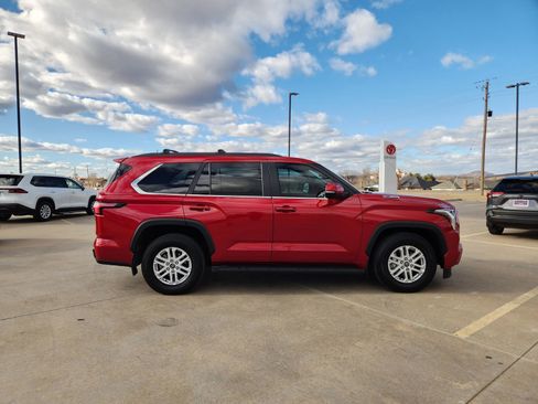 Used 2024 Toyota Sequoia SR5 image 7