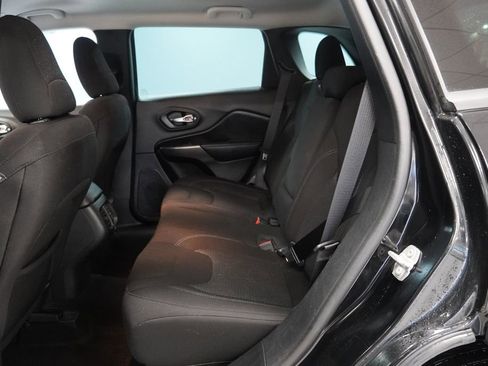 Used 2020 Jeep Cherokee Latitude image 22