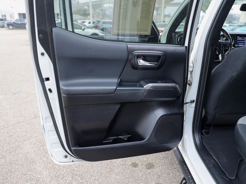 Used 2021 Toyota Tacoma TRD Sport w/ Technology Package image 36