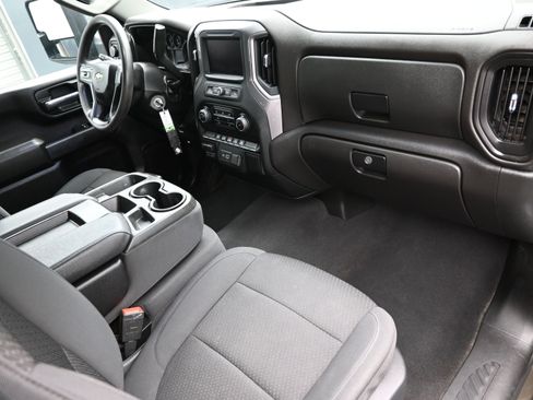 Used 2023 Chevrolet Silverado 2500 Custom w/ Custom Value Package image 16