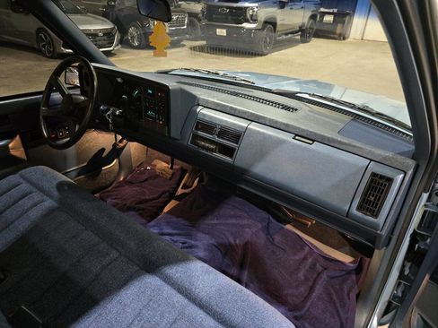 Used 1989 Chevrolet Silverado 1500 2WD Regular Cab image 41
