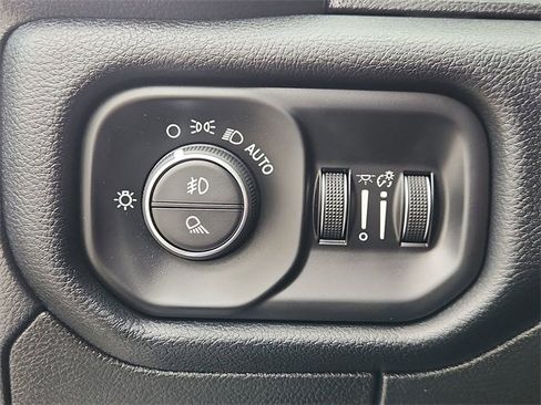 Used 2022 RAM 1500 Laramie w/ Laramie Southwest Edition image 18