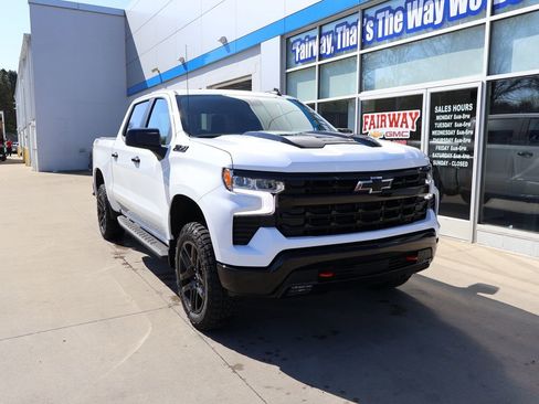 New 2026 Chevrolet Silverado 1500 LT Trail Boss w/ Convenience Package II AWD/4WD image 2