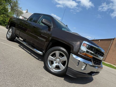 Used 2018 Chevrolet Silverado 1500 LT w/ All Star Edition image 51