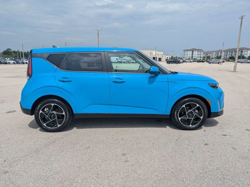 Certified 2023 Kia Soul EX FWD image 4