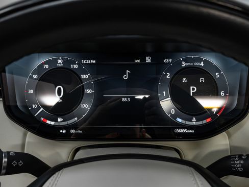 Used 2023 Land Rover Range Rover Long Wheelbase Autobiography image 8