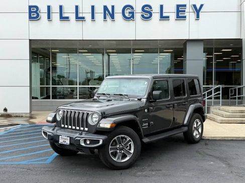 Used 2022 Jeep Wrangler Unlimited Sahara AWD/4WD image 17