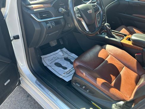 Used 2016 Cadillac XTS Luxury w/ Driver Awareness Package image 10