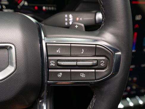 Used 2026 GMC Acadia Elevation w/ Elevation Premium Package FWD image 26