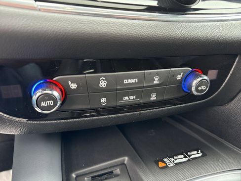 Certified 2023 Buick Enclave Essence w/ Experience Buick Package image 17