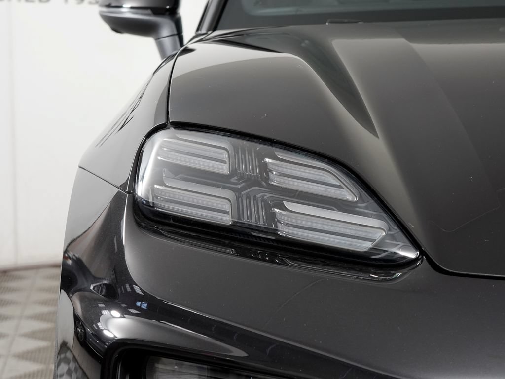 Used 2026 Porsche Macan 4 Electric AWD/4WD image 11