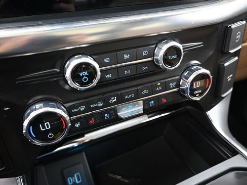 Used 2021 Ford F150 Lariat w/ Equipment Group 502A High image 16