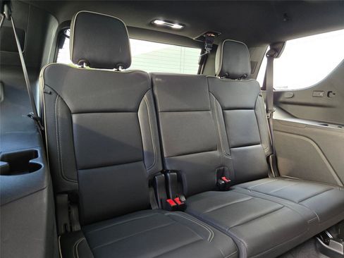 Used 2023 Chevrolet Tahoe Premier AWD/4WD image 34