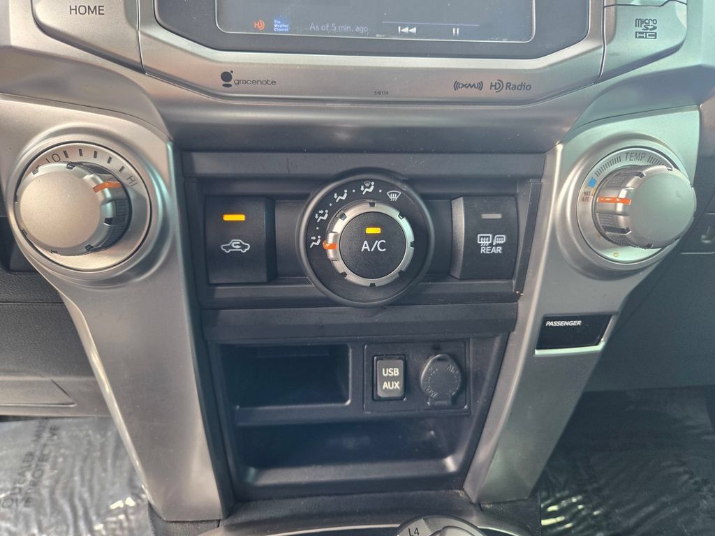 Used 2018 Toyota 4Runner SR5 AWD/4WD image 19
