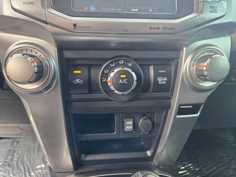 Used 2018 Toyota 4Runner SR5 AWD/4WD image 19
