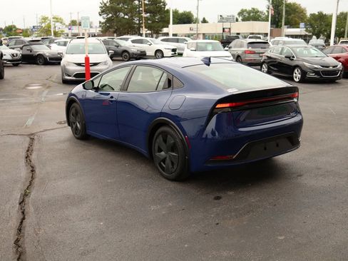 Used 2024 Toyota Prius LE FWD image 7