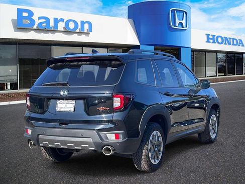 Used 2025 Honda Passport TrailSport image 5