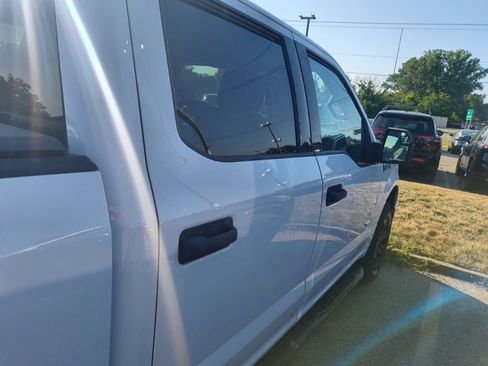 Used 2016 Ford F150 XLT AWD/4WD image 9