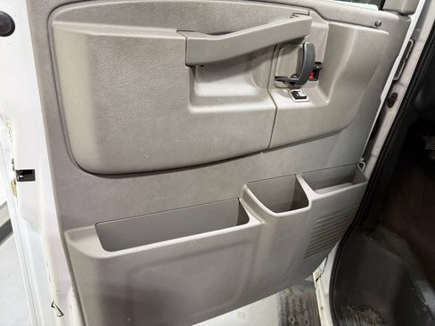 Used 2020 Chevrolet Express 3500 LT w/ LT Preferred Equipment Group RWD image 12