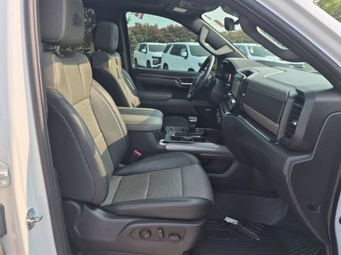 Used 2023 Chevrolet Silverado 1500 ZR2 w/ ZR2 Bison Edition AWD/4WD image 25