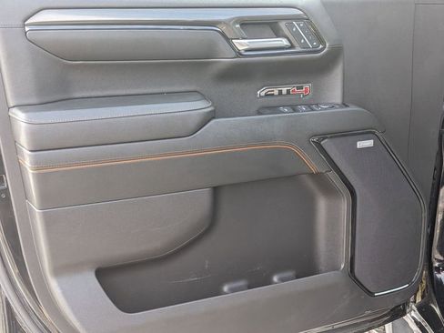 Used 2024 GMC Sierra 1500 AT4 w/ Technology Package AWD/4WD image 13
