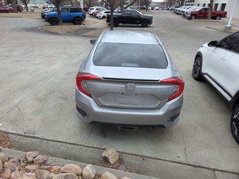 Used 2020 Honda Civic Sport image 6