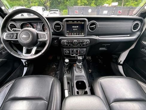 Used 2021 Jeep Wrangler Unlimited Sahara w/ Uconnect 4C Nav & Sound Group AWD/4WD image 16