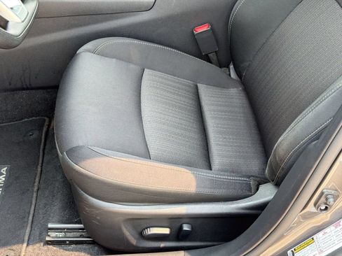 Used 2025 Nissan Altima 2.5 SV FWD image 14