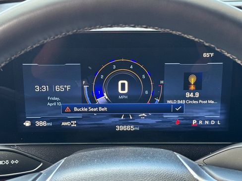 Used 2025 Chevrolet Traverse Z71 image 38