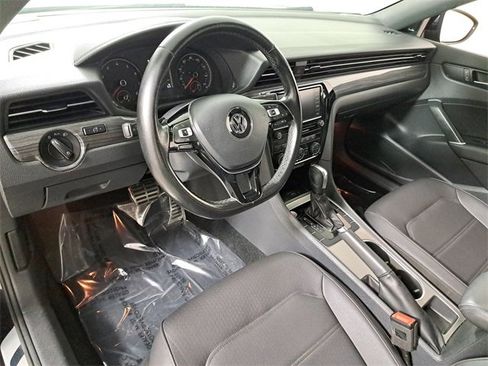 Used 2022 Volkswagen Passat 2.0T R-Line image 18