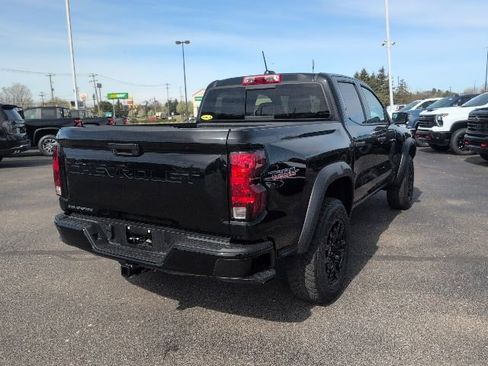 Used 2024 Chevrolet Colorado Trail Boss w/ Advanced Trailering Package AWD/4WD image 8