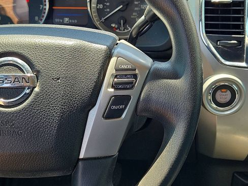 Used 2019 Nissan Titan SV RWD image 19