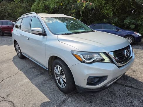 Used 2018 Nissan Pathfinder S FWD image 3