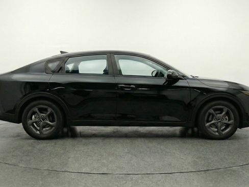 Used 2025 Kia K4 LXS image 11