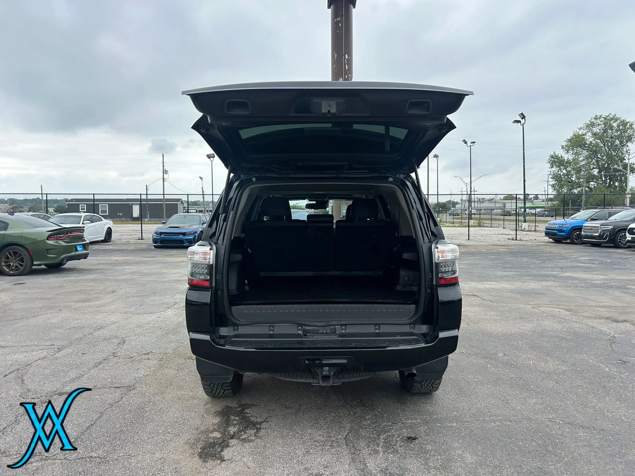 Used 2021 Toyota 4Runner SR5 Premium w/ Moonroof Package AWD/4WD image 18