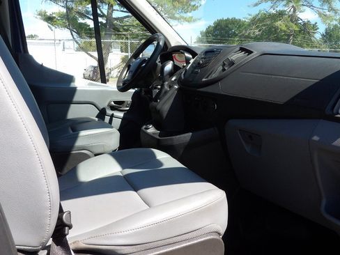 Used 2019 Ford Transit 250 148 Medium Roof RWD image 27