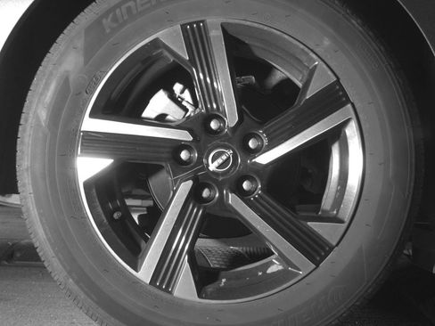 Used 2025 Nissan Sentra SV image 15