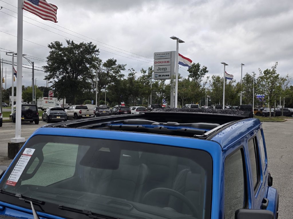 New 2026 Jeep Wrangler Unlimited Sahara AWD/4WD image 17